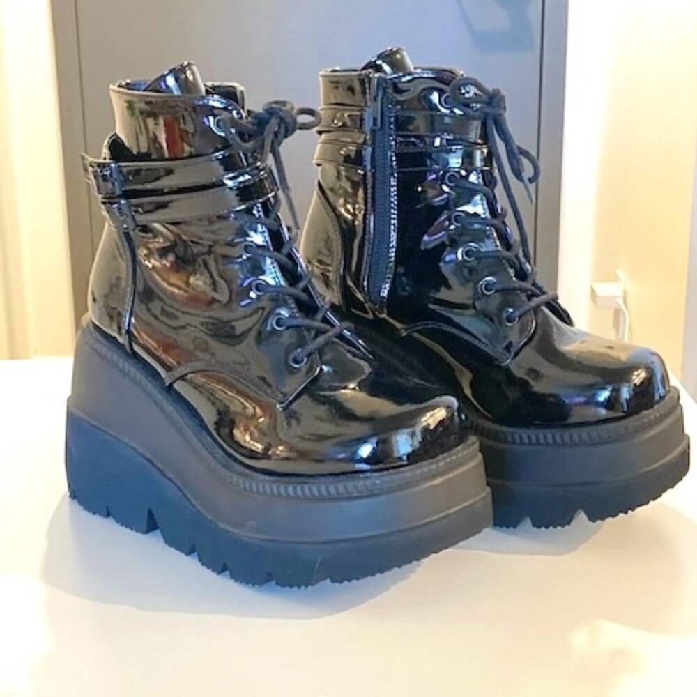 Demonia Shaker Platform Boot Patent Leather - NEW